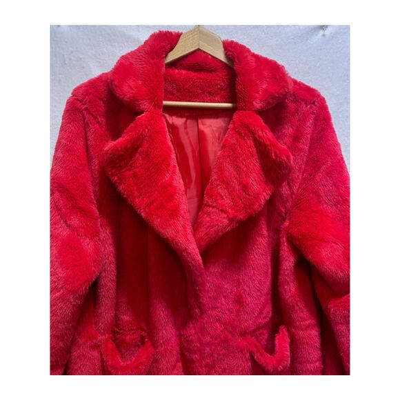 Chic Cherry Red Faux Fur Coat Jacket XL Lined Pockets Streetwear Hawaii Kidcore - Picture 3 of 8